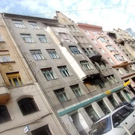 Deer-friendly In The City Centre Apartment *