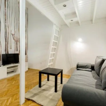 Deer-friendly In The City Centre Apartment *